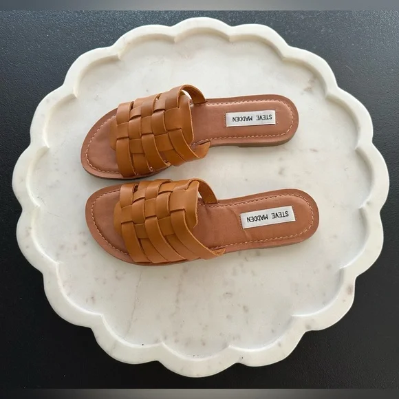Women’s Steve Madden Brown Woven Sandals Size 7.5M - Picture 2 of 5